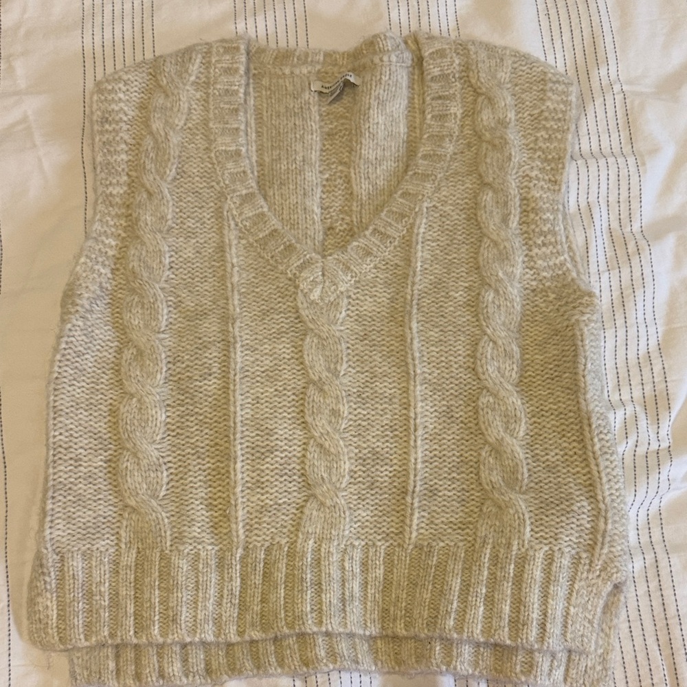 American Eagle Outfitters Cream Cable Knit V-Neck Sweater